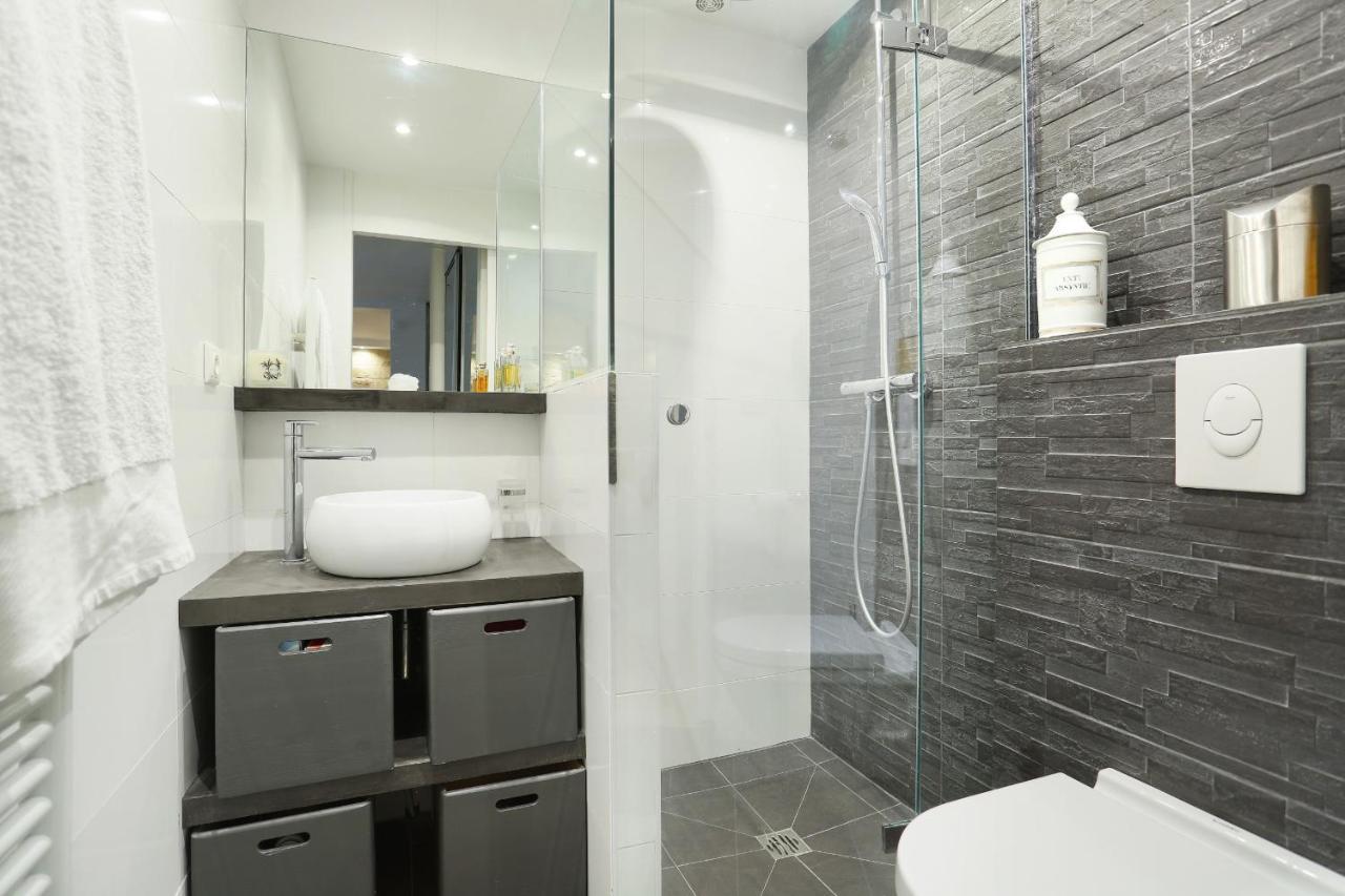 Apartment Champs Elysees By Studio Prestige Париж Екстериор снимка